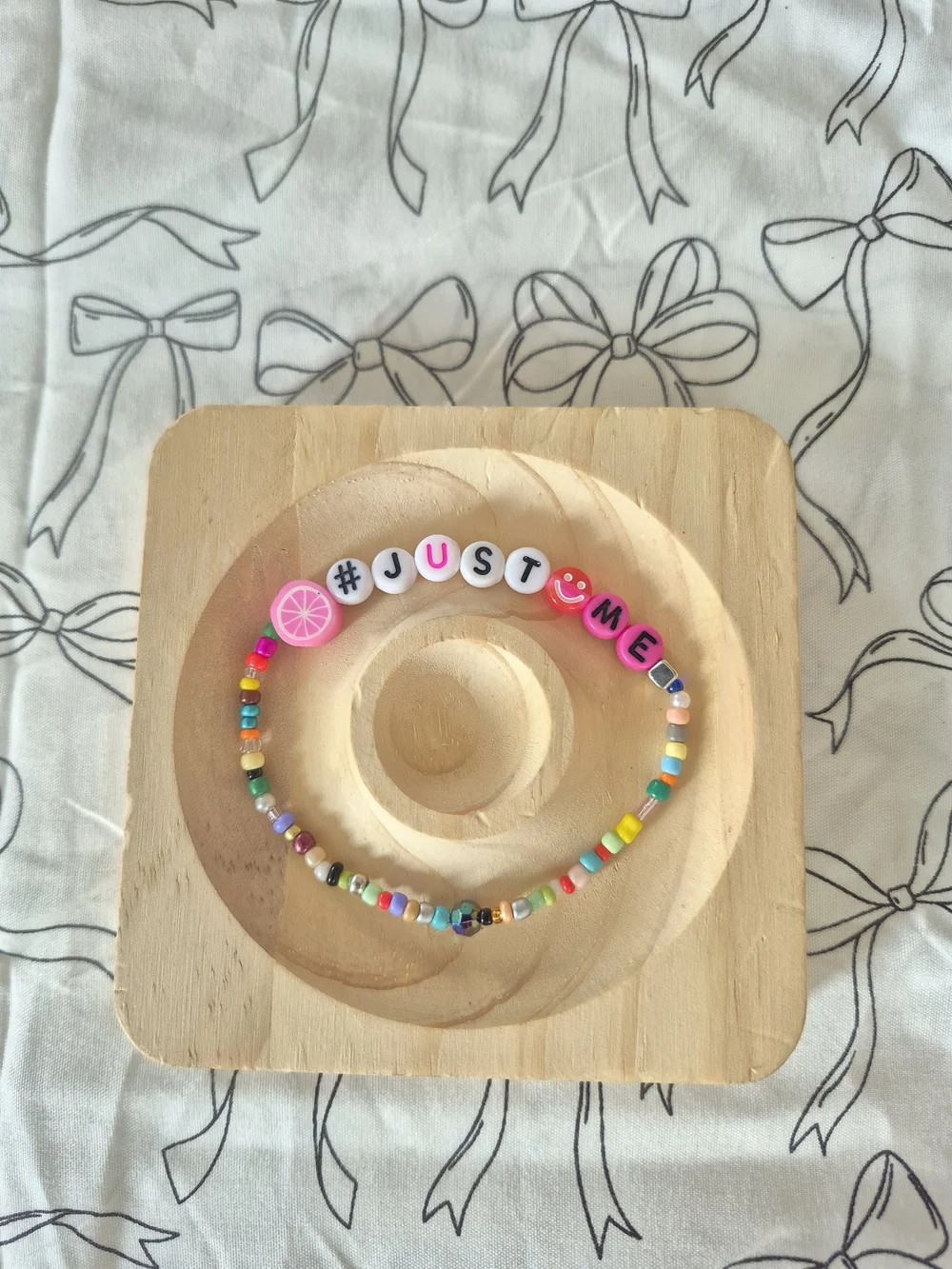 XPRESSIVE GURL Beaded Bracelet ☆ 100% Handmade, Lightweight Colorful Pendants
